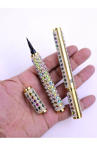 Lesvip'S Yoğun Pigmentli Suya Dayanıklı Mat Siyah Kalıcı İnce Uçlu Keçe Kalem Eyeliner