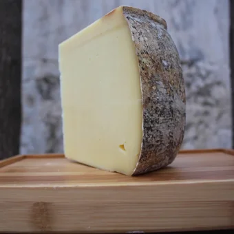 Eski Tat Kars Eski Kaşar Peyniri 1 kg