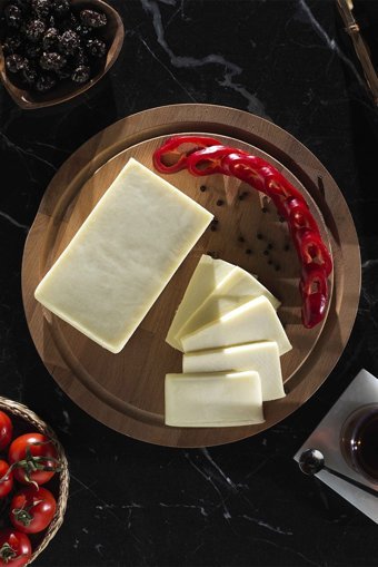 Saray Çiftliği Taze Tost İnek Peyniri 900 gr