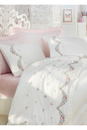 Dantela Lara Saten Dört Mevsim 200x220 cm Çarşaflı Lastiksiz Nakışlı Çift Kişilik Nevresim Takımı Pudra