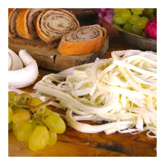 Küçük Çiftlik Gurme Çeçil İnek Peyniri 250 gr
