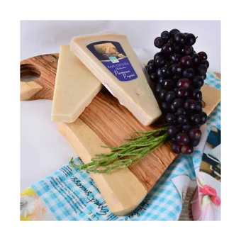 Gurmepark İthal Parmesan İnek Peyniri 250 gr