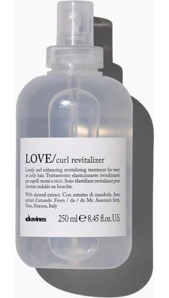 Davines Love Revitalizer Şekillendirici Islak Görünümlü Keratinli Güçlü Saç Spreyi 250 ml