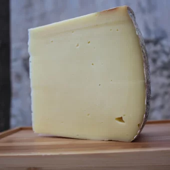 Eski Tat Kars Eski Kaşar Peyniri 500 gr