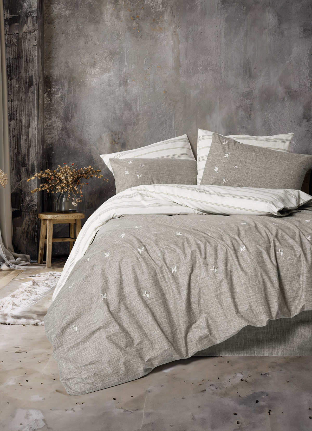 Cotton Box Klein Nakışlı Ranforce Pamuk 4 Mevsim 200x220 cm Çiçekli Çift Kişilik Nevresim Takımı Kahverengi
