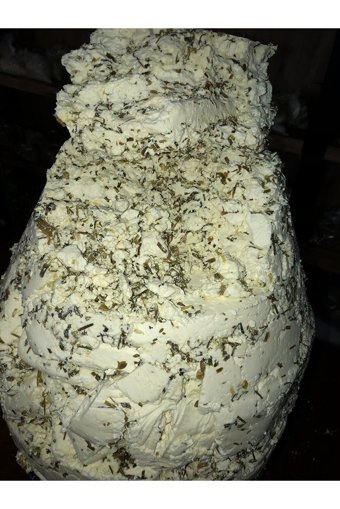 Van Yöresel Ürünleri Toprak Altı Van Otlu İnek Peyniri 1 kg