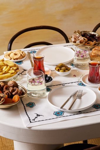 Karaca Forever 26 Parça 6 Kişilik Beyaz Porselen Kahvaltı Takımı