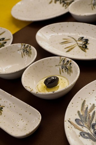 Heda Porselen Zeytin Dalı 16 Parça 6 Kişilik Çok Renkli Desenli Porselen Kahvaltı Takımı