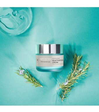 Artistry Skin Nutrition Nemlendirici Doğal Tüm Ciltler Anti-Aging, Kırışıklık Giderici Yüz Krem 50 ml