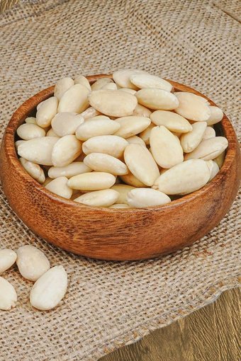 Organik Aile Soyulmuş Çiğ Tuzsuz Organik Glutensiz Tane İçi Badem 250 gr