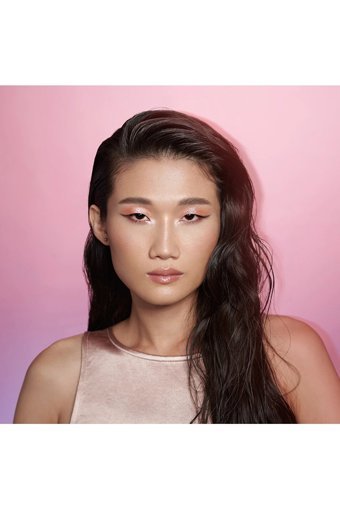 Huda Beauty Rose Quartz Toz Saten Far Paleti