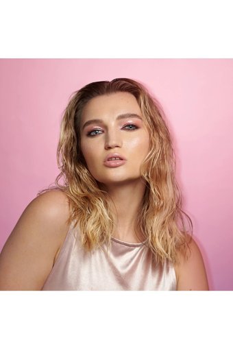 Huda Beauty Rose Quartz Toz Saten Far Paleti