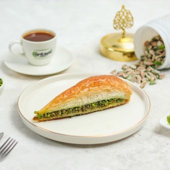 Antepli Baklava Antep Fıstıklı Havuç Dilimi Baklava 2.1 kg