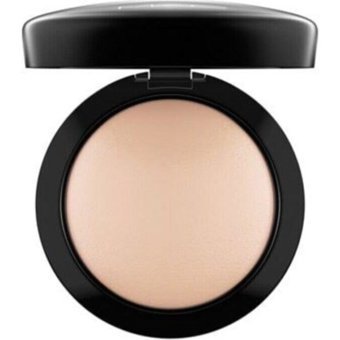 M.A.C Mineralize Skinfinish Natural Light Plus Kompakt Pudra