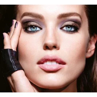 Maybelline New York 93 Creme De Nude Krem Mat Tekli Far Açık Bej