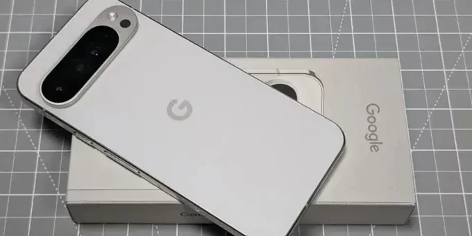 Google Pixel 10 128 GB Hafıza 12 GB Ram 6.3 inç 48 MP Kalemli Çift Hatlı OLED Ekran Android Akıllı Cep Telefonu Beyaz