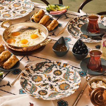 Karaca Flevo Porselen Yuvarlak Desenli 26 Parça 6 Kişilik Porselen Kahvaltı Takımı Çok Renkli