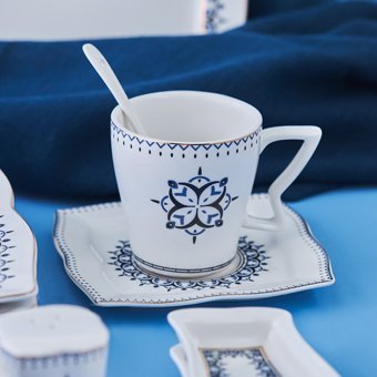 Karaca New Blau Kare Desenli 32 Parça 6 Kişilik Porselen Kahvaltı Takımı Beyaz