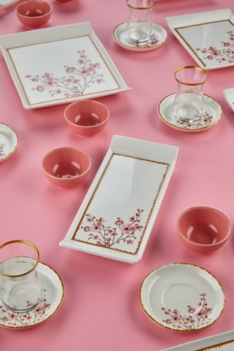 Erbaşlar Sakura Kare Desenli 33 Parça 12 Kişilik Seramik Kahvaltı Takımı Beyaz