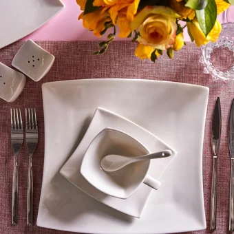 Karaca Perfect White Kare 32 Parça 6 Kişilik Porselen Kahvaltı Takımı Beyaz