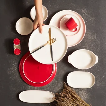Karaca Nordic Red Oval-Yuvarlak 27 Parça 6 Kişilik Porselen Kahvaltı Takımı Beyaz-Kırmızı