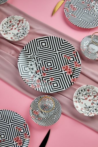 Babion Squares Yuvarlak Desenli 19 Parça 6 Kişilik Seramik Kahvaltı Takımı Siyah