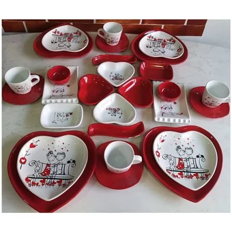 Keramika Kalp Kalp Desenli 28 Parça 4 Kişilik Seramik Kahvaltı Takımı Beyaz-Kırmızı