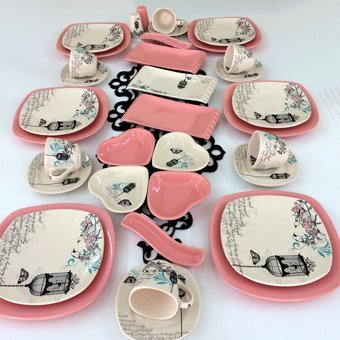 Keramika Kare Desenli 35 Parça 6 Kişilik Seramik Kahvaltı Takımı Beyaz-Pembe
