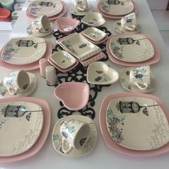 Keramika Retro Desenli 36 Parça 6 Kişilik Seramik Kahvaltı Takımı Açık Pembe