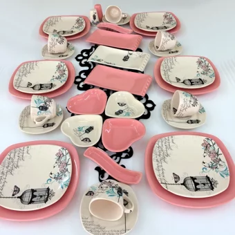 Keramika Retro Kare Desenli 35 Parça 6 Kişilik Seramik Kahvaltı Takımı Beyaz-Pembe