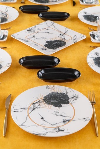 Black Black Rose Yuvarlak Desenli 23 Parça 6 Kişilik Stoneware Kahvaltı Takımı Beyaz-Siyah