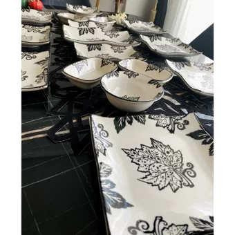 Venüs Home Yaprak Desenli 17 Parça 8 Kişilik Seramik Kahvaltı Takımı Beyaz-Siyah