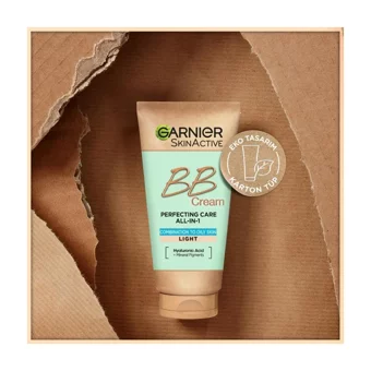 Garnier Skin Active Karma-Yağlı Ciltler İçin Sivilce Yapmayan Işıltılı BB Krem Açık Ton