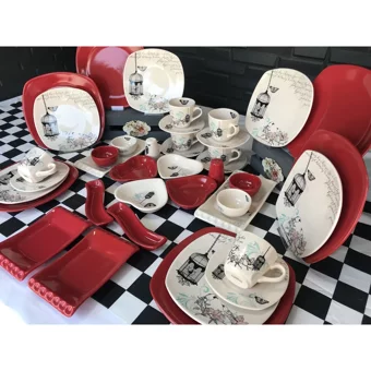 Keramika Retro Kalp-Kare Desenli 40 Parça 6 Kişilik Seramik Kahvaltı Takımı Beyaz-Kırmızı