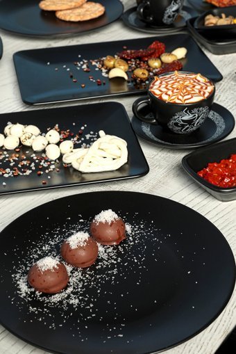 Keramika Tea Time Desenli 26 Parça 6 Kişilik Seramik Kahvaltı Takımı Siyah
