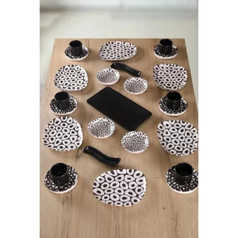 Keramika Black And White Tetra Kare-Yuvarlak Desenli 25 Parça 6 Kişilik Seramik Kahvaltı Takımı Beyaz-Siyah