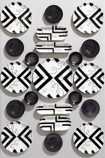 Şura Mutfak Stackable Desenli 21 Parça 6 Kişilik Seramik Kahvaltı Takımı Siyah