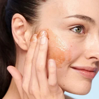 Fresh Çilekli Krem Şişe Yüz Peelingi 50 ml