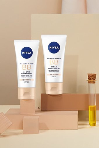 Nivea Tüm Ciltler İçin Suya Dayanıklı Sivilce Yapmayan Işıltılı BB Krem Açık Ton