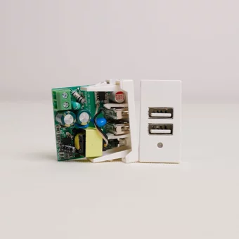 Westlec Çerçevesiz USB Girişli Sıva Altı Akıllı İkili Priz Beyaz