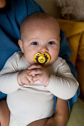 Tommee Tippee Fun Style 6-18 Ay Delikli Ortodontik Yenidoğan Kiraz Uçlu Silikon 2'li Emzik Pembe