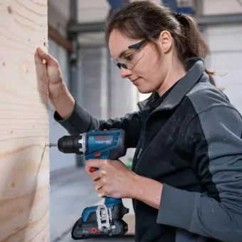 Bosch GSR 18 V 2.0 Ah Darbeli Akülü Vidalama Makinesi