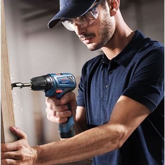 Bosch GSB 180-Li 18 V 2 Ah Kömürsüz Darbeli Çift Akülü Vidalama Makinesi + 32 Parça Vidalama Ucu Seti