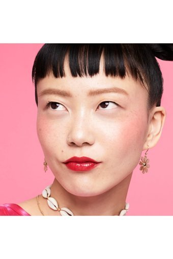 Benefit Cosmetics California Kissin' Nemlendiricili Işıltılı Dudak Parlatıcısı Vişne Çürüğü