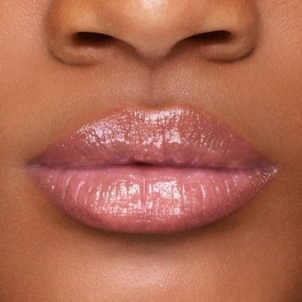 Shiseido Shimmer Gelgloss 05 Nemlendiricili Işıltılı Dudak Parlatıcısı Sango Peach