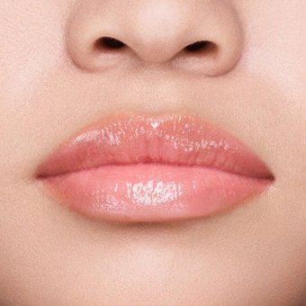 Shiseido Shimmer Gelgloss 05 Nemlendiricili Işıltılı Dudak Parlatıcısı Sango Peach