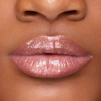 Shiseido Shimmer Gelgloss 03 Nemlendiricili Işıltılı Dudak Parlatıcısı Kurumi Beige