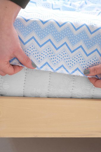 Favora Pamuk Dört Mevsim 100 x 200 cm Lastikli Desenli Tek Kişilik Nevresim Takımı Mavi