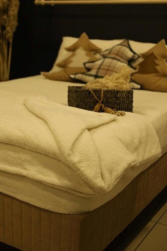 Tly Home Textiles Pamuk Kışlık 200 x 220 cm Lastikli Peluş Çift Kişilik Nevresim Takımı Ekru