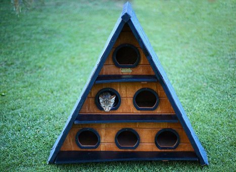 Mandu Üçgen Üç Katlı Dış Mekan Ahşap Kedi Evi Açık Kahverengi